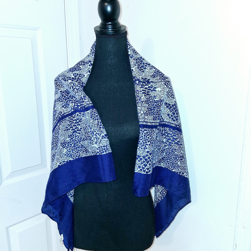 Blue and White Patterned Scarf - Picture 2 of 6